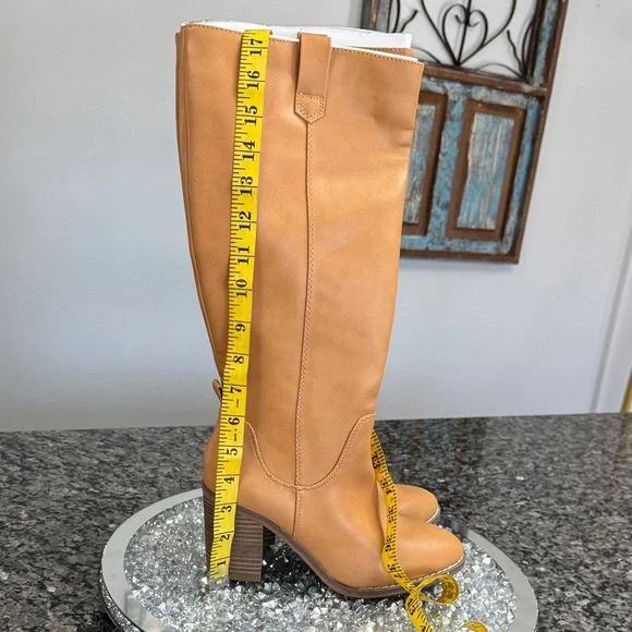 Universal Thread Tan Heeled Boots - Picture 13 of 14